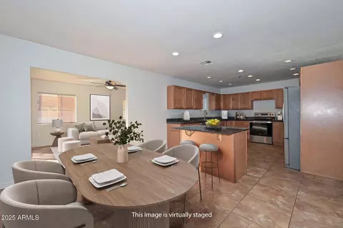Dining - 1825 E Aire Libre Ave, Phoenix, AZ 85022 photo 1 of 1