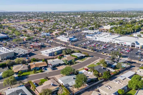View/Area - 3343 N 6th Ave, Phoenix, AZ 85013 photo 9 of 9