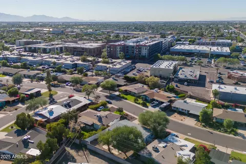 View/Area - 3343 N 6th Ave, Phoenix, AZ 85013 photo 8 of 9