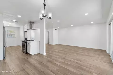 Living - 3343 N 6th Ave, Phoenix, AZ 85013 photo 6 of 6