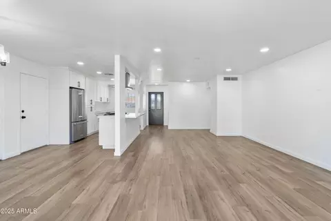 Living - 3343 N 6th Ave, Phoenix, AZ 85013 photo 4 of 6