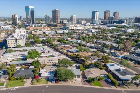 View/Area - 3343 N 6th Ave, Phoenix, AZ 85013 photo 2 of 9