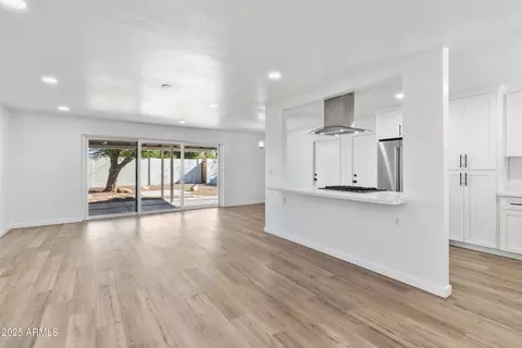 Living - 3343 N 6th Ave, Phoenix, AZ 85013 photo 1 of 6