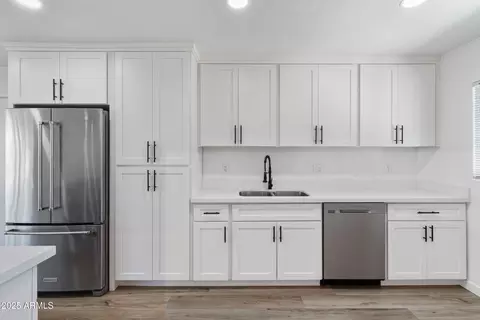 Kitchen - 3343 N 6th Ave, Phoenix, AZ 85013 photo 1 of 4