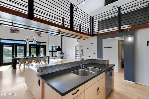 Kitchen - 914 E Osborn Rd #402, Phoenix, AZ 85014 photo 1 of 6