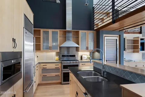 Kitchen - 914 E Osborn Rd #402, Phoenix, AZ 85014 photo 2 of 6