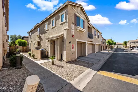 8115 W Lynwood St, Phoenix, AZ 85043