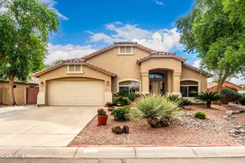 933 W Holstein Trl, San Tan Valley, AZ 85143