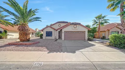 6719 W Sack Dr, Glendale, AZ 85308