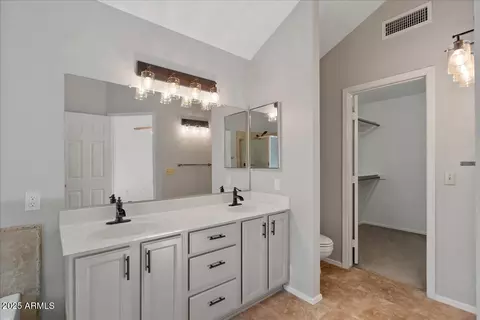 Bath - 2313 E Gondola Ln, Gilbert, AZ 85234 photo 1 of 4