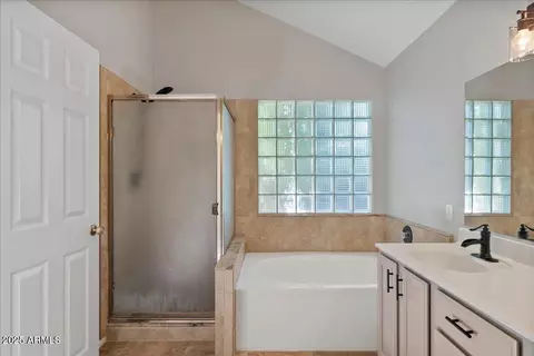 Bath - 2313 E Gondola Ln, Gilbert, AZ 85234 photo 3 of 4