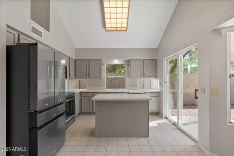 Kitchen - 2313 E Gondola Ln, Gilbert, AZ 85234 photo 2 of 4