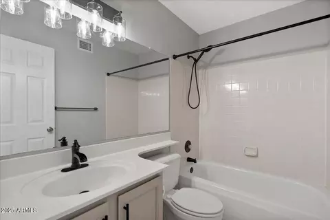 Bath - 2313 E Gondola Ln, Gilbert, AZ 85234 photo 4 of 4