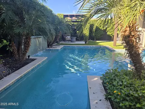 Exterior - 2859 E Arabian Dr, Gilbert, AZ 85296 photo 5 of 10