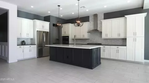 Kitchen - 2859 E Arabian Dr, Gilbert, AZ 85296 photo 2 of 4