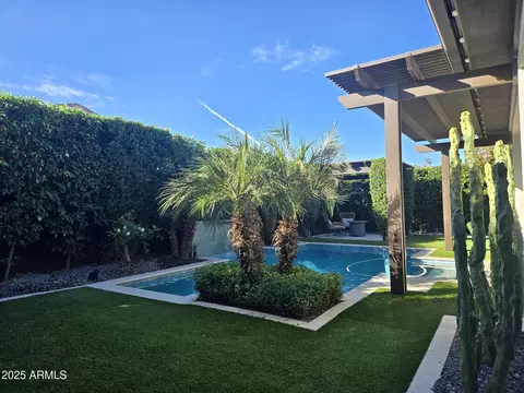 Exterior - 2859 E Arabian Dr, Gilbert, AZ 85296 photo 7 of 10