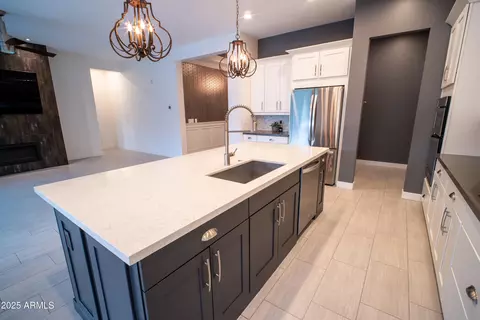 Kitchen - 2859 E Arabian Dr, Gilbert, AZ 85296 photo 3 of 4