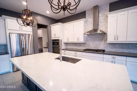 Kitchen - 2859 E Arabian Dr, Gilbert, AZ 85296 photo 4 of 4