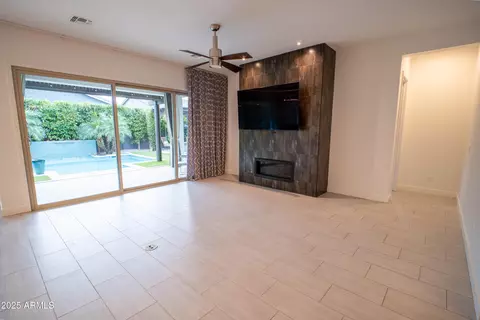 Living - 2859 E Arabian Dr, Gilbert, AZ 85296 photo 1 of 5