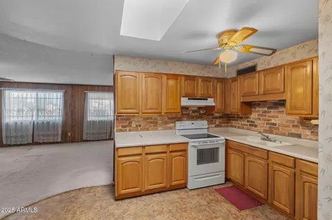 Kitchen - 4531 E Southern Ave, Phoenix, AZ 85042 photo 2 of 5