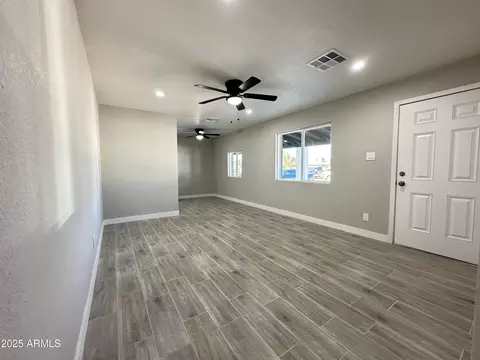 Living - 2315 E Nancy Ln, Phoenix, AZ 85042 photo 3 of 3