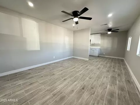 Living - 2315 E Nancy Ln, Phoenix, AZ 85042 photo 1 of 3