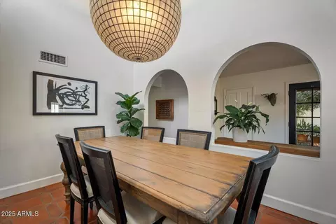 Dining - 2022 E Bishop Dr, Tempe, AZ 85282 photo 7 of 11