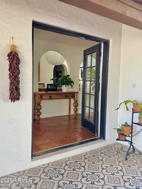 Entry Way - 2022 E Bishop Dr, Tempe, AZ 85282 photo 1 of 2