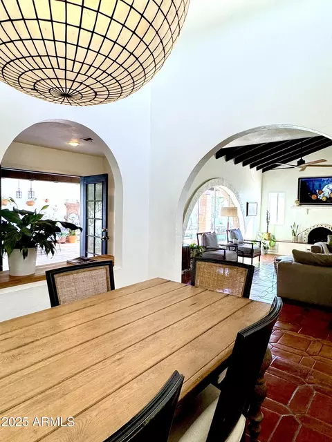 Dining - 2022 E Bishop Dr, Tempe, AZ 85282 photo 8 of 11