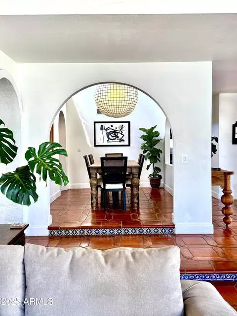 Dining - 2022 E Bishop Dr, Tempe, AZ 85282 photo 4 of 11
