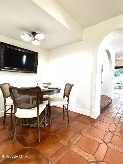 Dining - 2022 E Bishop Dr, Tempe, AZ 85282 photo 10 of 11