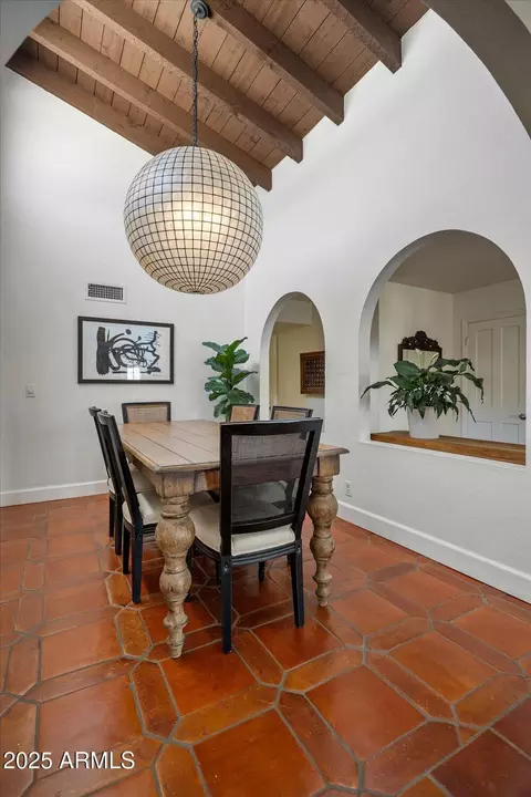 Dining - 2022 E Bishop Dr, Tempe, AZ 85282 photo 6 of 11