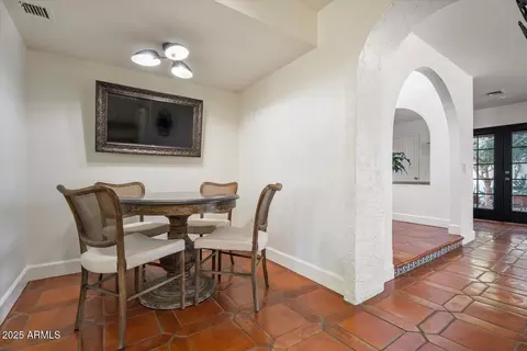 Dining - 2022 E Bishop Dr, Tempe, AZ 85282 photo 11 of 11