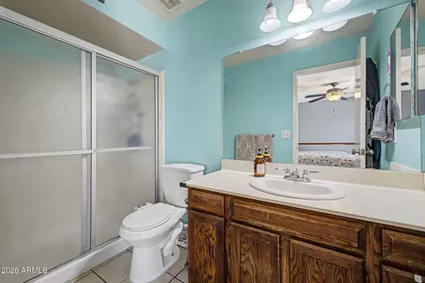 Bath - 17636 N 33rd Ln, Phoenix, AZ 85053 photo 1 of 2