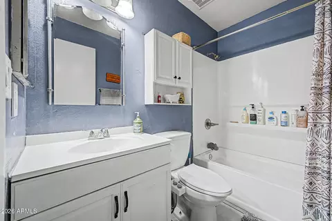 Bath - 17636 N 33rd Ln, Phoenix, AZ 85053 photo 2 of 2