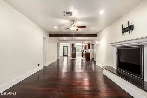 Living - 2931 N 8th Ave, Phoenix, AZ 85013 photo 7 of 7