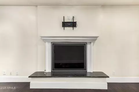 Living - 2931 N 8th Ave, Phoenix, AZ 85013 photo 6 of 7