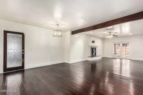 Living - 2931 N 8th Ave, Phoenix, AZ 85013 photo 4 of 7