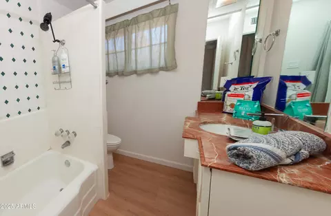 Bath - 1326 Earll Dr, Phoenix, AZ 85014 photo 1 of 1