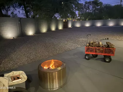 Exterior - 1326 Earll Dr, Phoenix, AZ 85014 photo 3 of 5