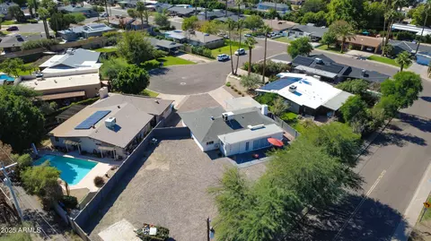 View/Area - 1326 Earll Dr, Phoenix, AZ 85014 photo 6 of 6