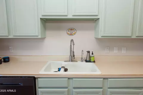 Kitchen - 1326 Earll Dr, Phoenix, AZ 85014 photo 2 of 3