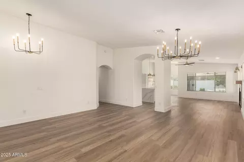 3129 E Oraibi Dr, Phoenix, AZ 85050 photo 4