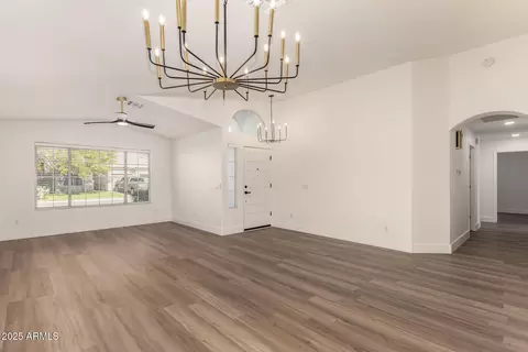 3129 E Oraibi Dr, Phoenix, AZ 85050 photo 5