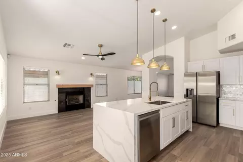 3129 E Oraibi Dr, Phoenix, AZ 85050 photo 11