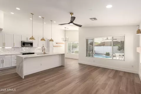 3129 E Oraibi Dr, Phoenix, AZ 85050 photo 7