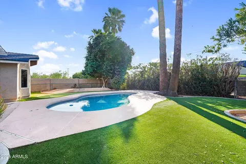 Exterior - 3420 N 45th St, Phoenix, AZ 85018 photo 6 of 7