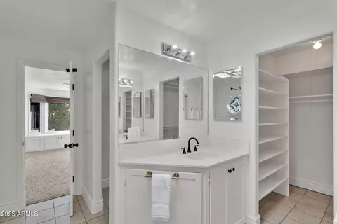 Bath - 3420 N 45th St, Phoenix, AZ 85018 photo 2 of 6