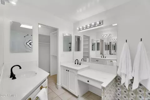Bath - 3420 N 45th St, Phoenix, AZ 85018 photo 1 of 6