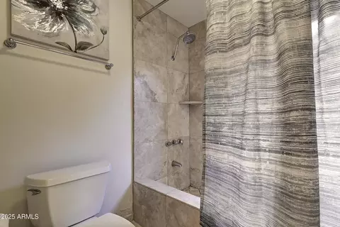 Bath - 3050 E Marlette Ave, Phoenix, AZ 85016 photo 3 of 5